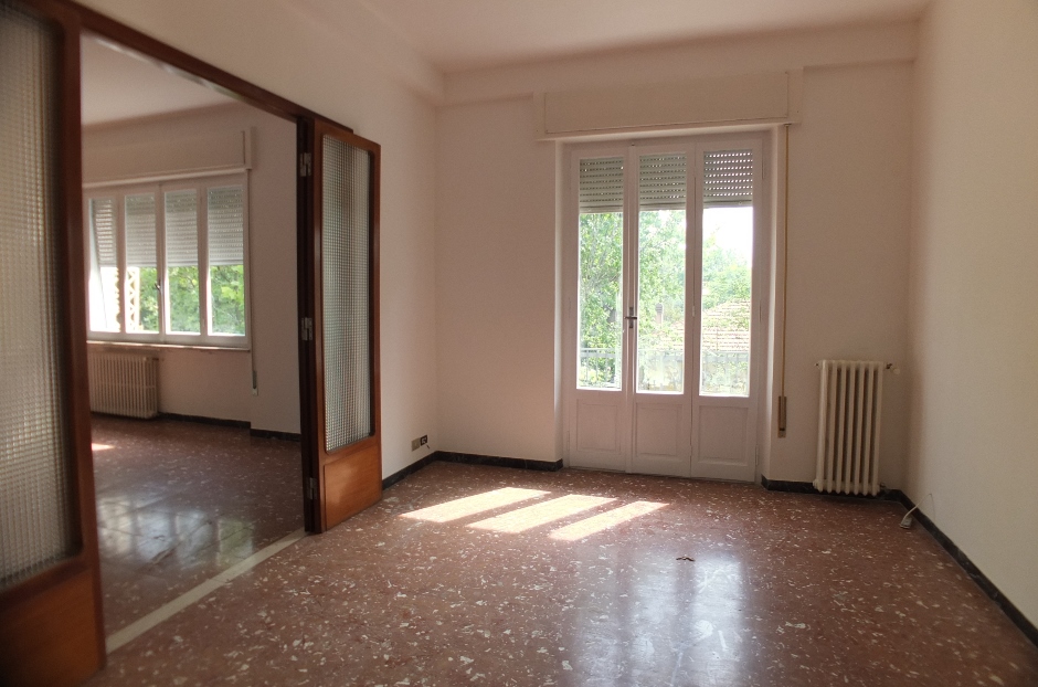 AFFITTASI OTTIMO APPARTAMENTO PESARO - ZONA MARE (VQ77)