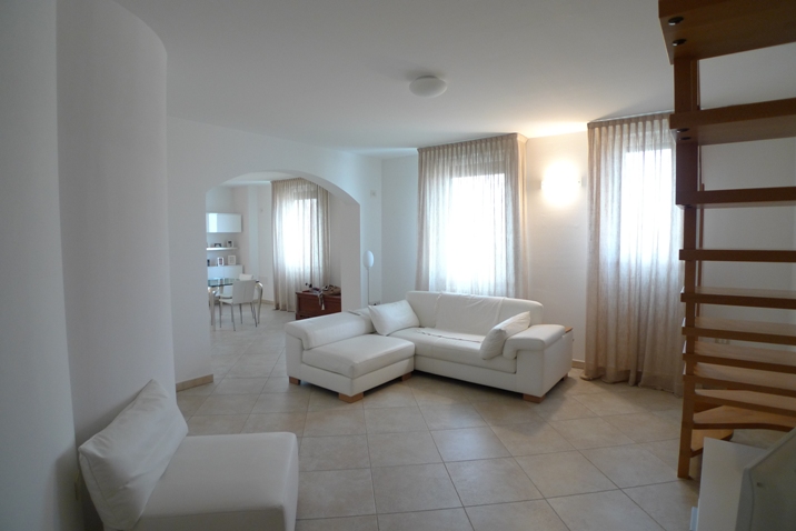 vendita appartamento pesaro - zona mare - viale trieste (ap058)