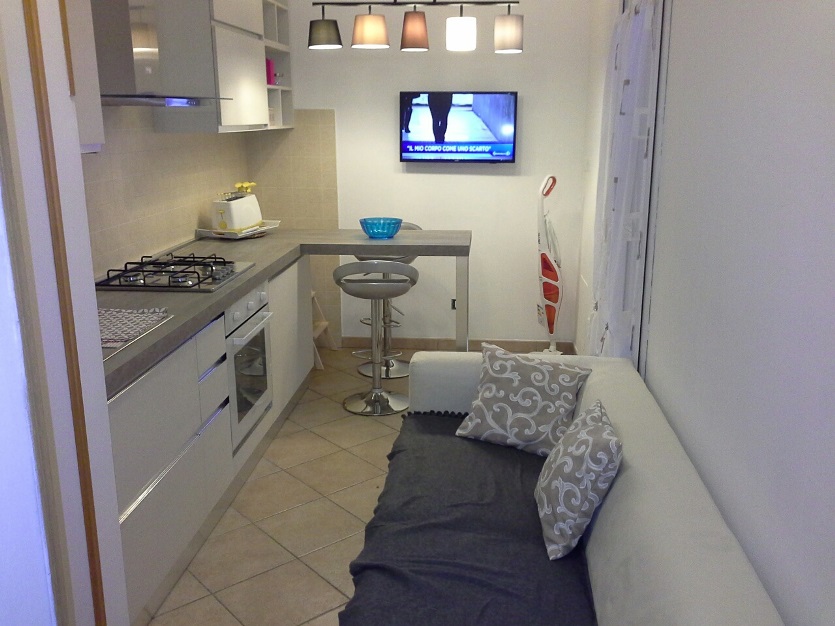 AFFITTO CASA VACANZE PESARO - ZONA PORTO (P1/12)