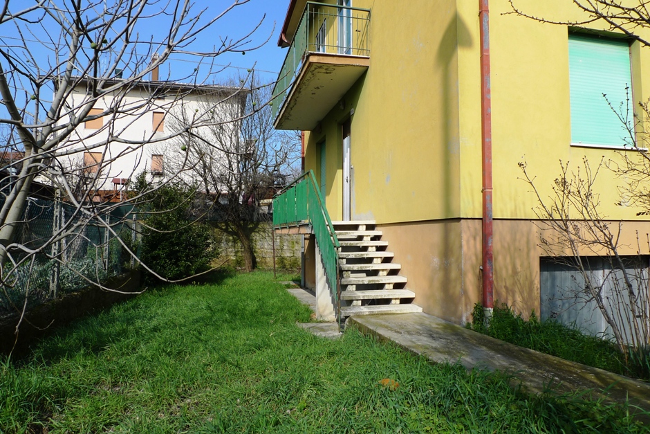 VENDITA APPARTAMENTO IN CASA BIFAMILIARE - PESARO ZONA CASE BRUCIATE