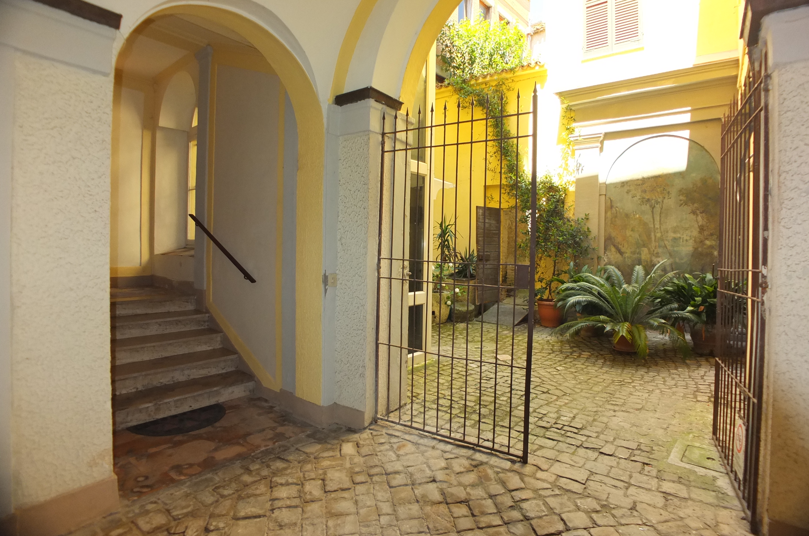 VENDITA AMPIO APPARTAMENTO PESARO - ZONA CENTRO STORICO (AP631)
