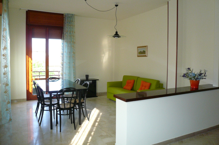 AFFITTO APPARTAMENTO PESARO - ZONA MARE (AT-30)