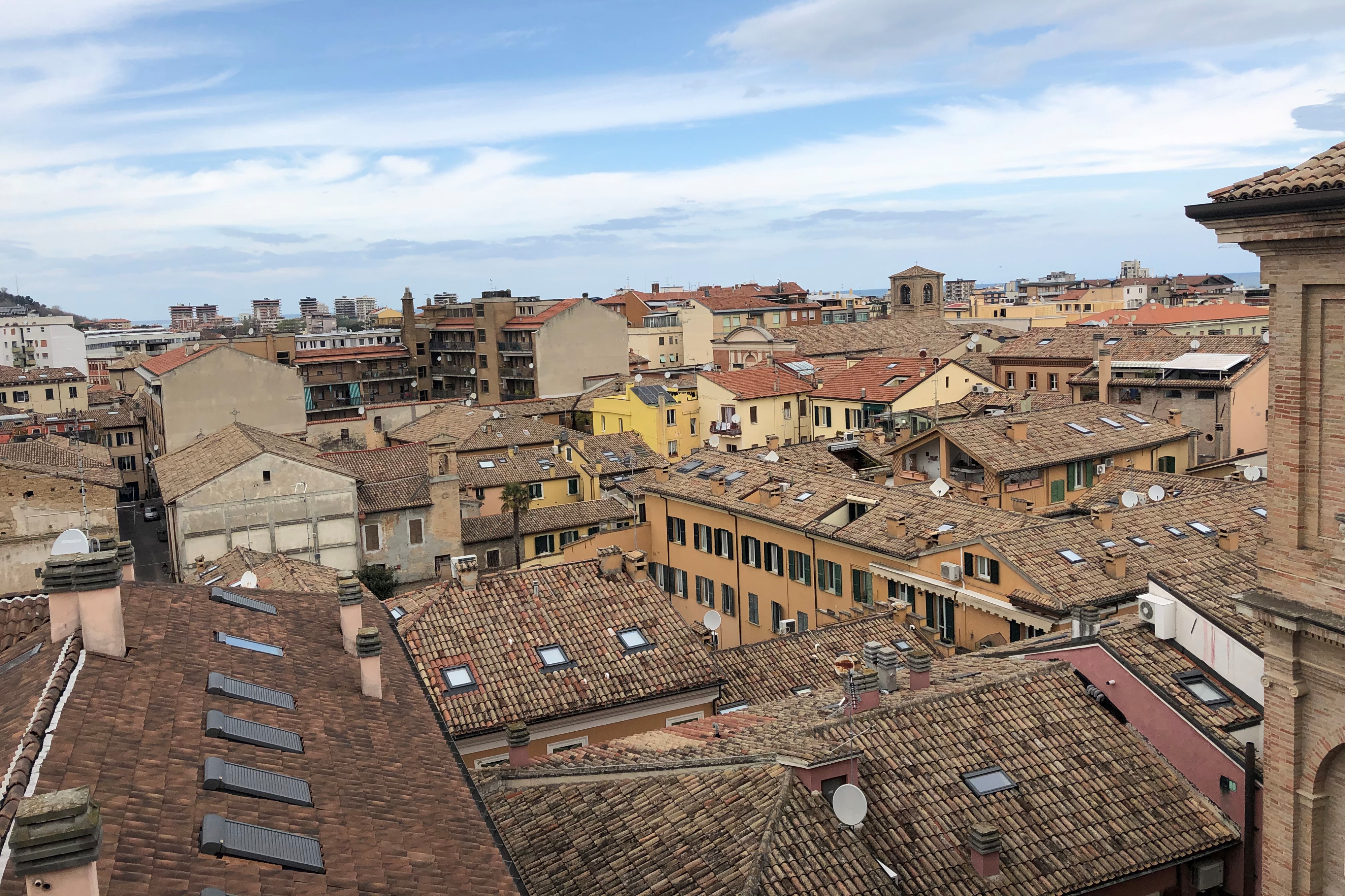 Affitto appartamento non arredato Pesaro - Zona centro storico (AT-160)