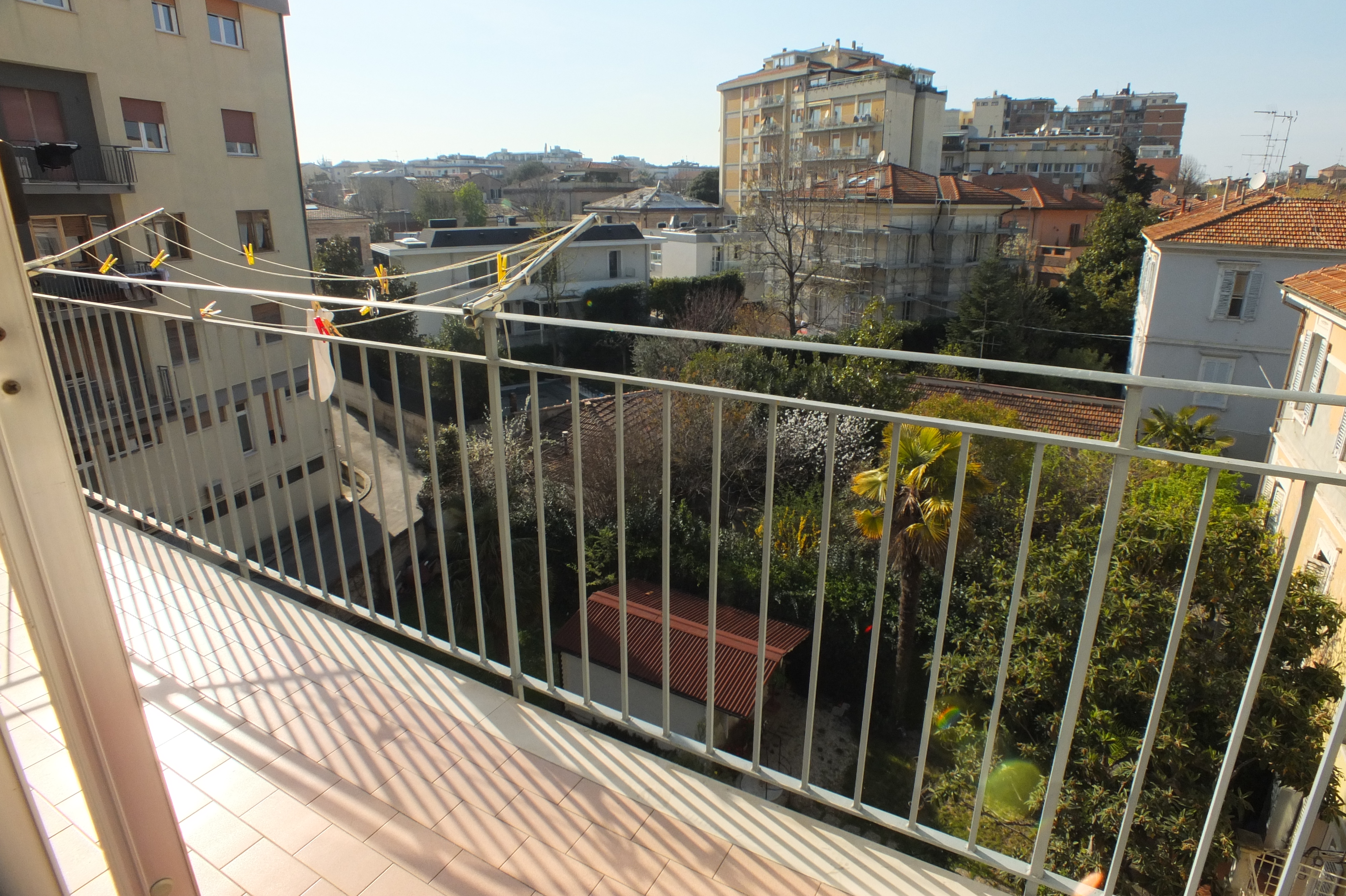 Vendita luminoso appartamento Pesaro - Zona centro - mare (AP668)