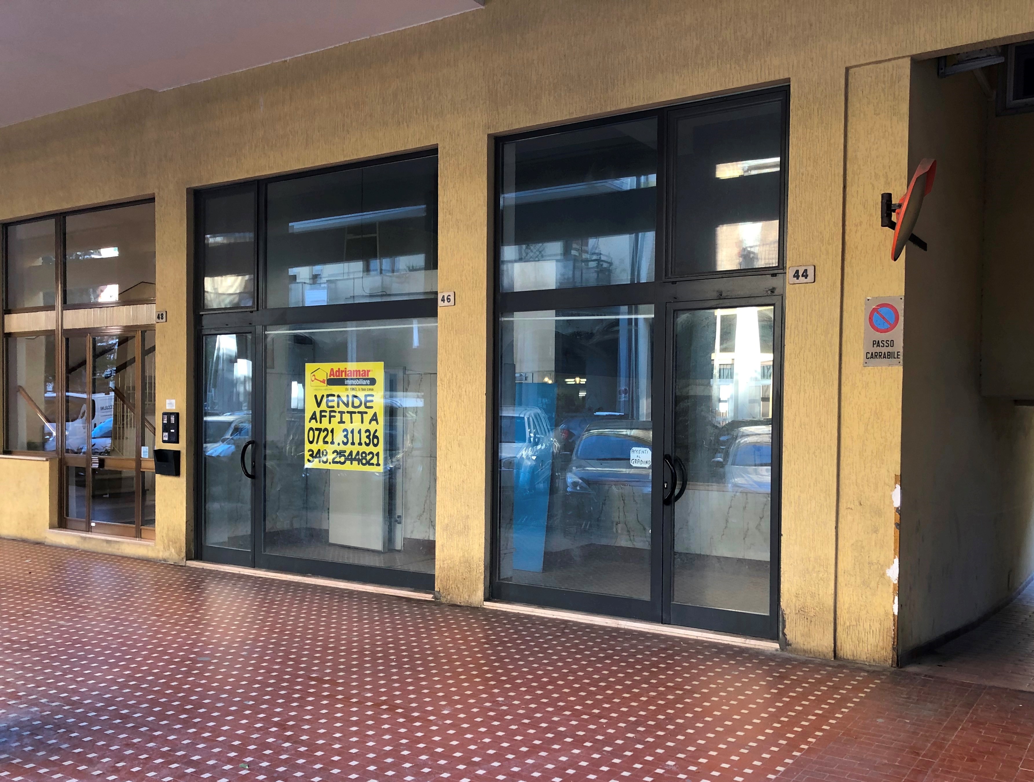 AFFITTASI NEGOZIO PESARO - ZONA PIAZZA REDI (NE/300)