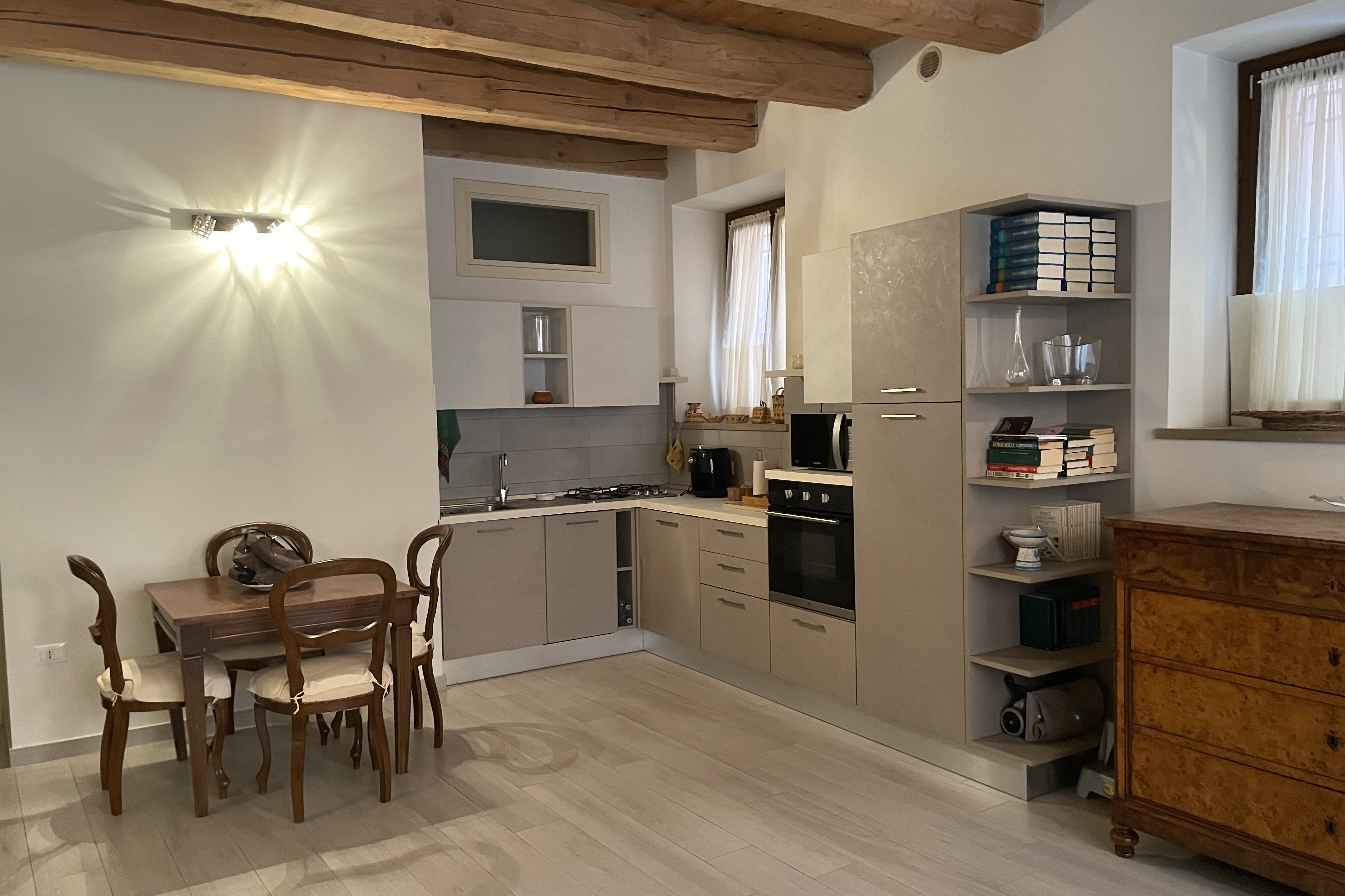 AFFITTO APPARTAMENTO ARREDATO PESARO - ZONA STORICO (AB/35)