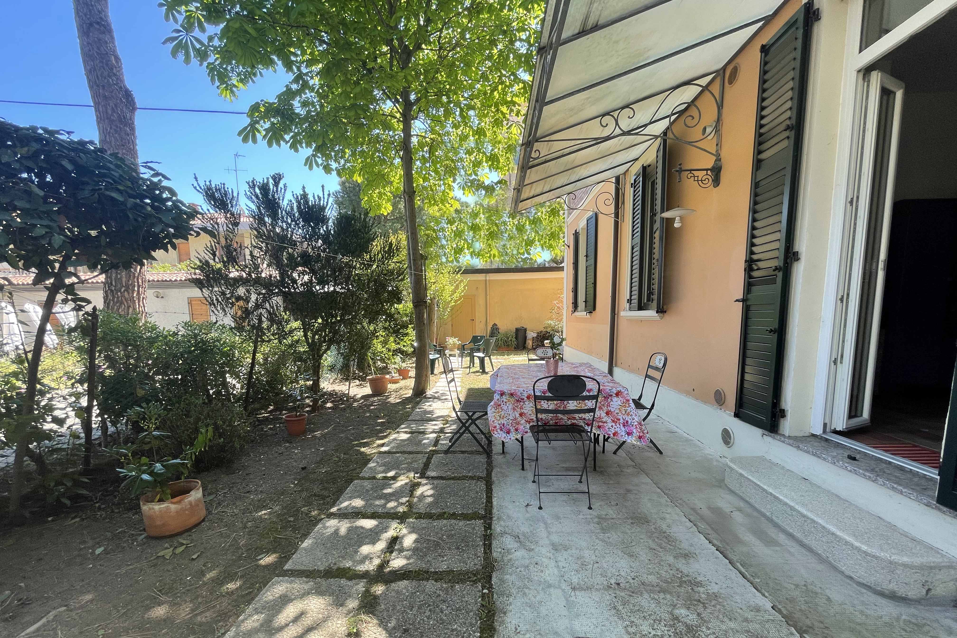 Vendita esclusivo appartamento con giardino Pesaro - Zona mare (AP781)