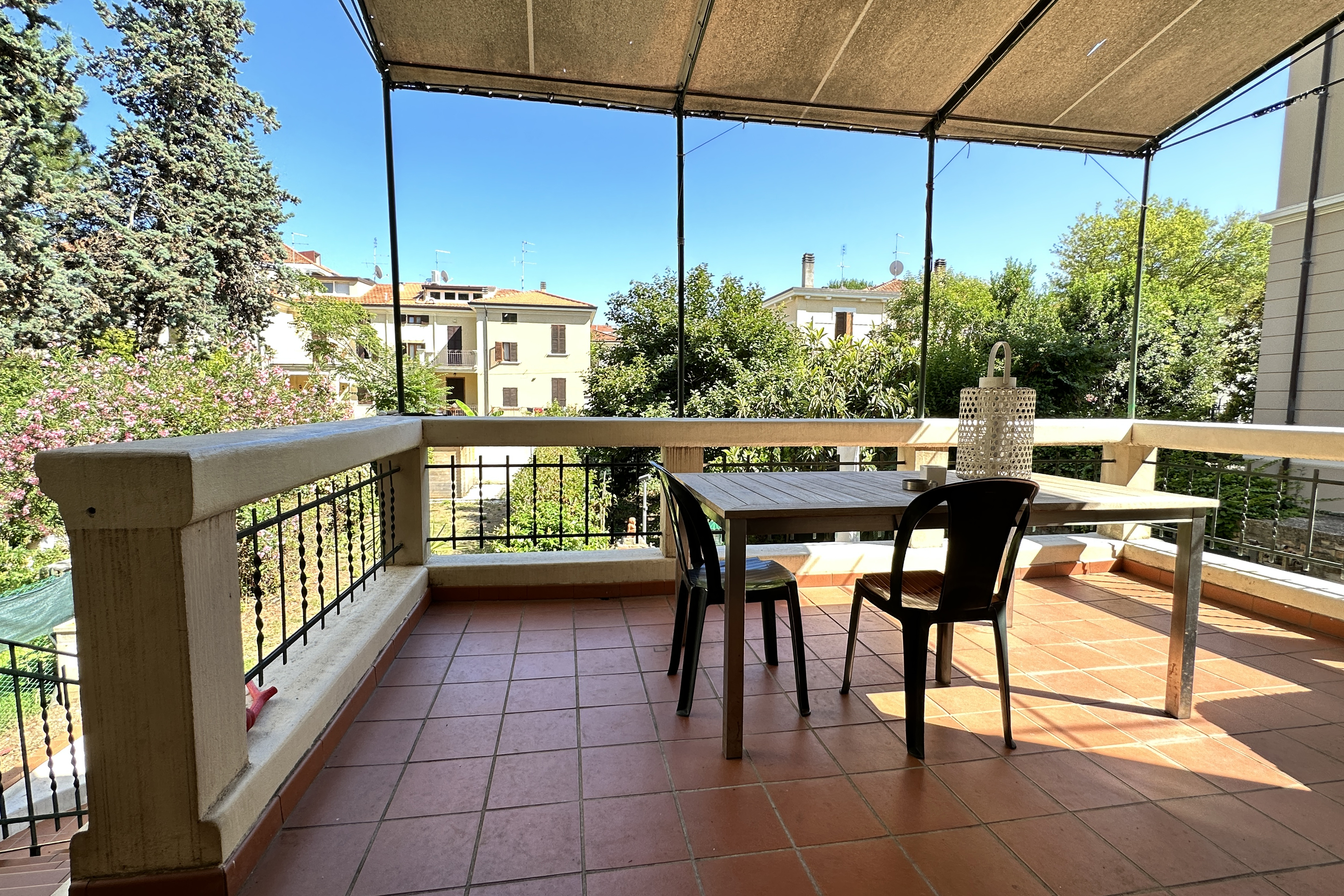 Vendita appartamento indipendente con terrazzo e giardino esclusivi Pesaro - Zona centro-mare (AP784)