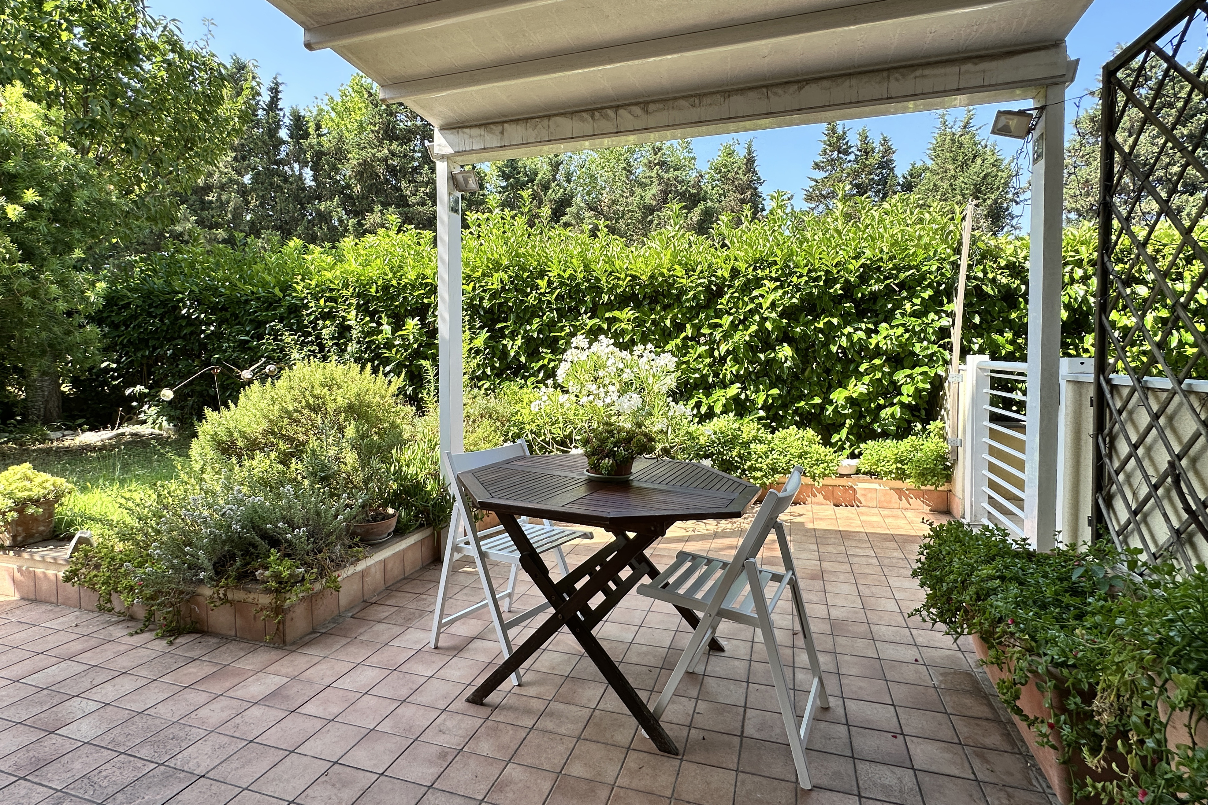 Vendita appartamento con ampio scoperto Pesaro - Zona Pantano (AP877)