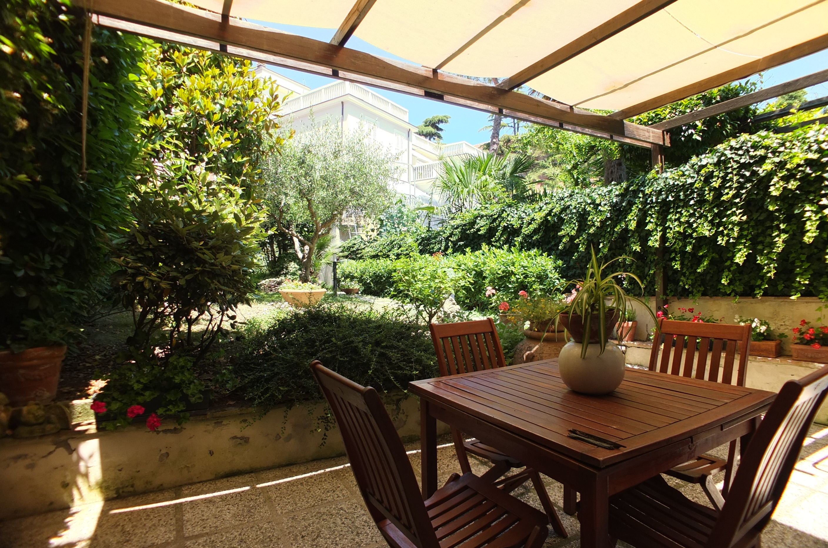 VENDITA CASA A SCHIERA PESARO - ZONA CENTRO (SC008)