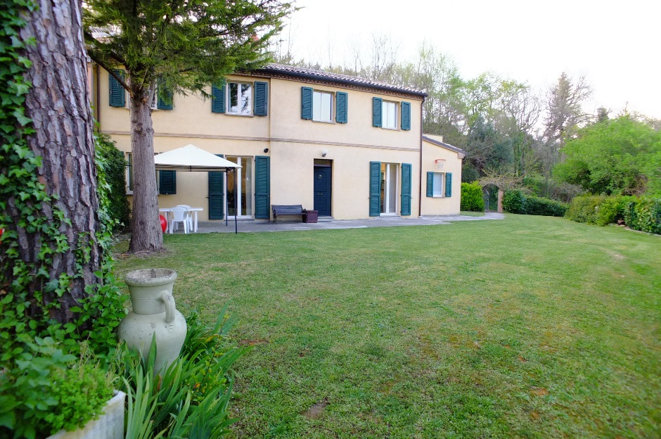 Vendita casale zona Ponte Valle - Pesaro (CC020)