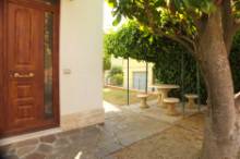 Vendita appartamento in casa singola con giardino - Zona Borgo Santa Maria (IN102)