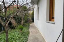 Vendita appartamento con scoperto e giardino Pesaro - Zona mare (IN716)