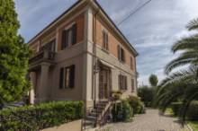 Vendita villa con parco-giardino Pesaro - Zona centro (VI501)