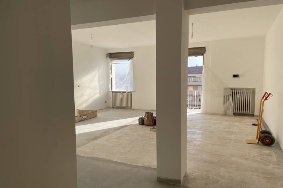  Vendita luminoso attico ristrutturato Pesaro - Zona Piazza Redi (AP712)