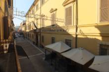 Vendita ampio appartamento con garage in palazzo storico Pesaro - Zona centro storico (AP768)