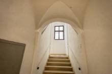 Vendita ampio appartamento con garage in palazzo storico Pesaro - Zona centro storico (AP768)