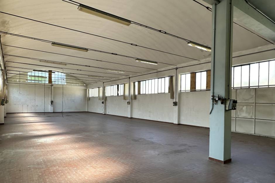 Vendita capannone-opificio Pesaro - Zona Villa San Martino (CP775)