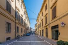 Vendita appartamento di ampie dimensioni con giardino e garage Pesaro - Zona centro storico (AP778)