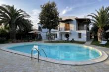 Vendita villa con ampio giardino e piscina Fano - Zona Gimarra (VI100)