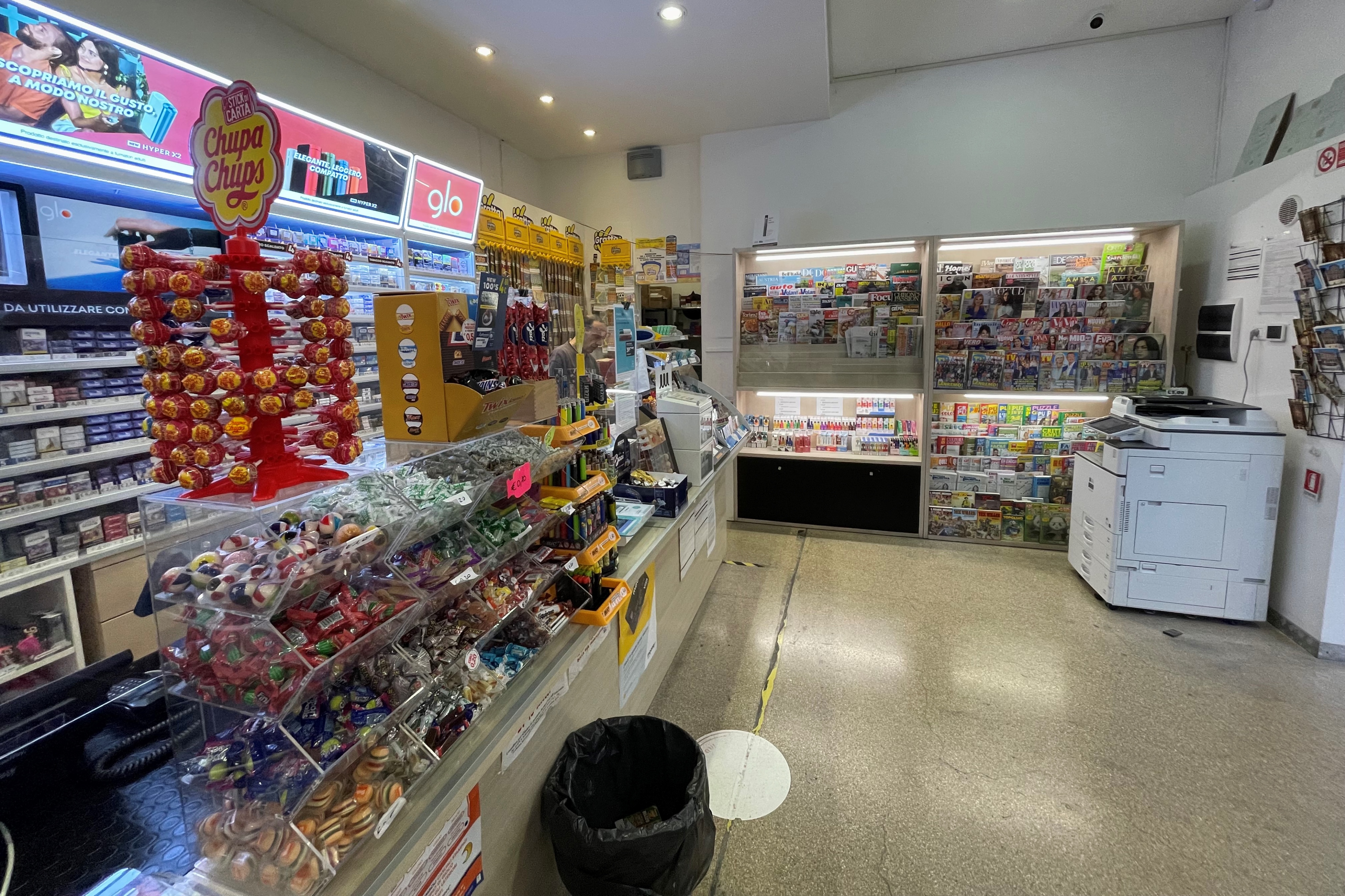 Vendita avviatissima attività Pesaro - Zona centro (AC600)