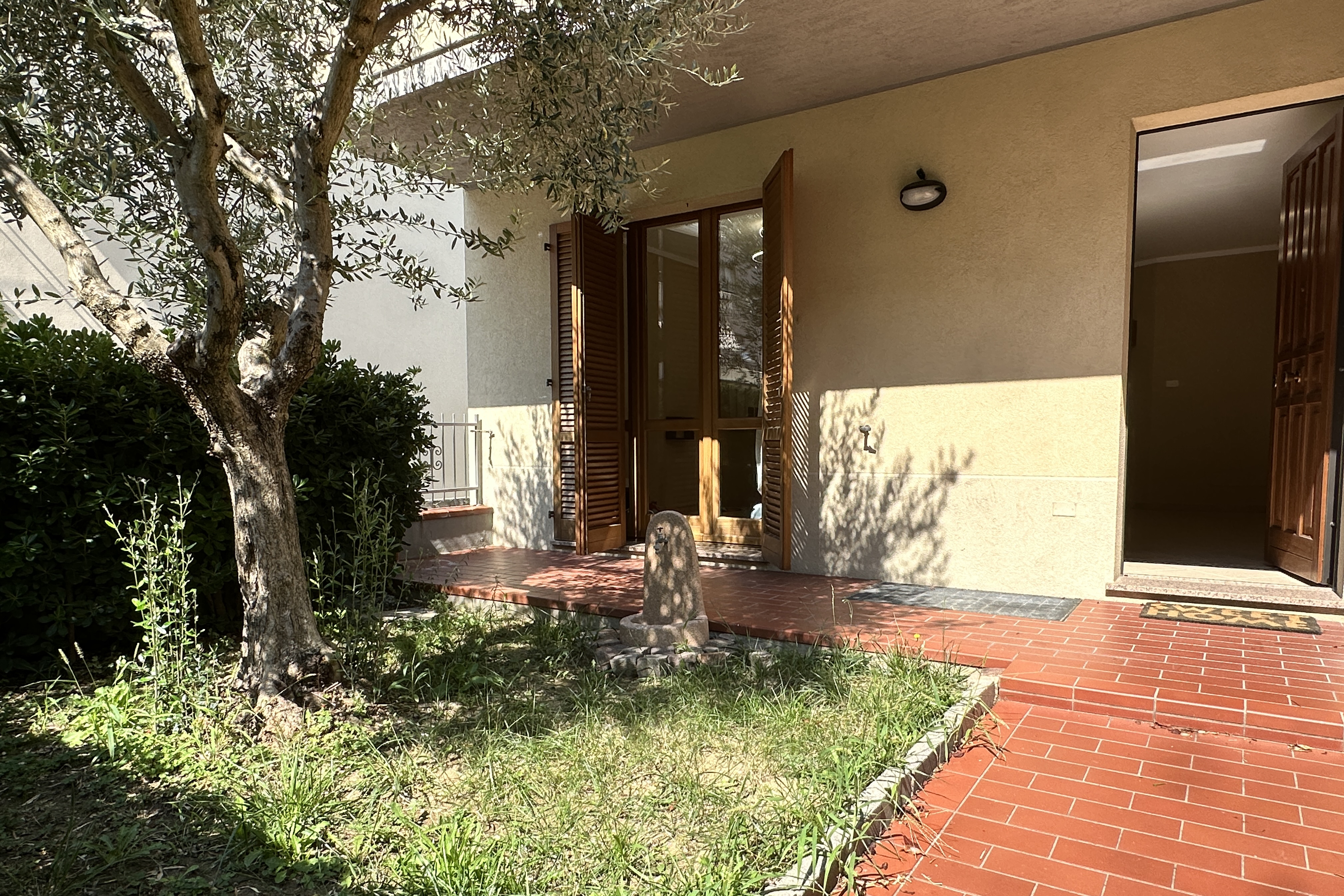 Vendita piacevole casa a schiera con scoperto e garage Pesaro - Zona Celletta (SC992)