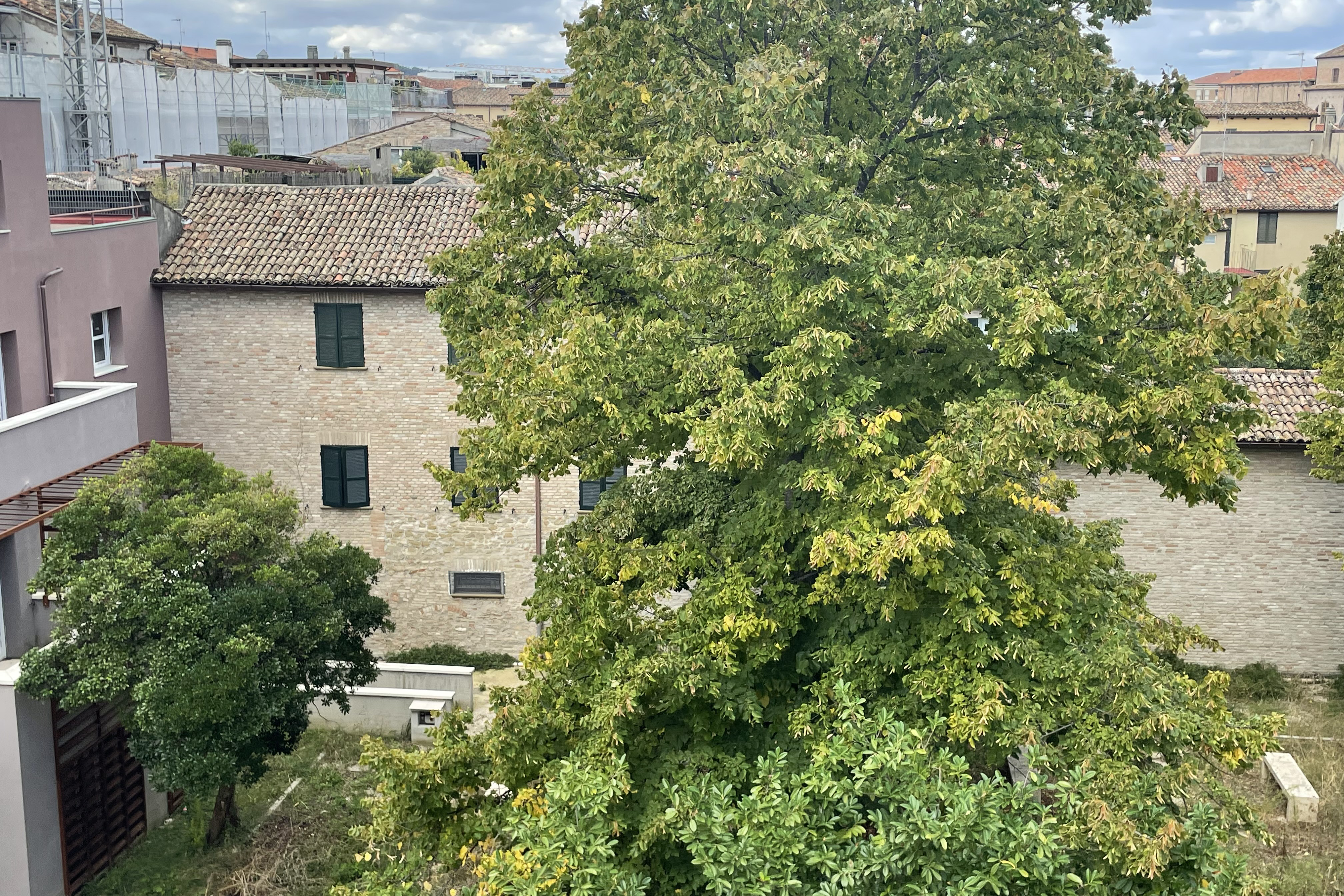 Vendita appartamento in palazzo d'epoca con posto auto Pesaro - zona centro storico (AP906)