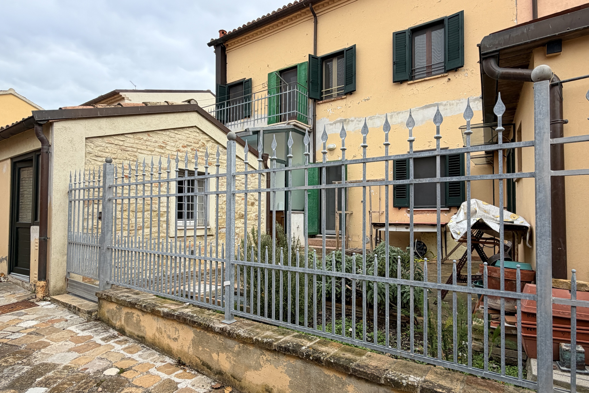 Vendesi casa a schiera con scoperto Pesaro - Novilara (SC910)