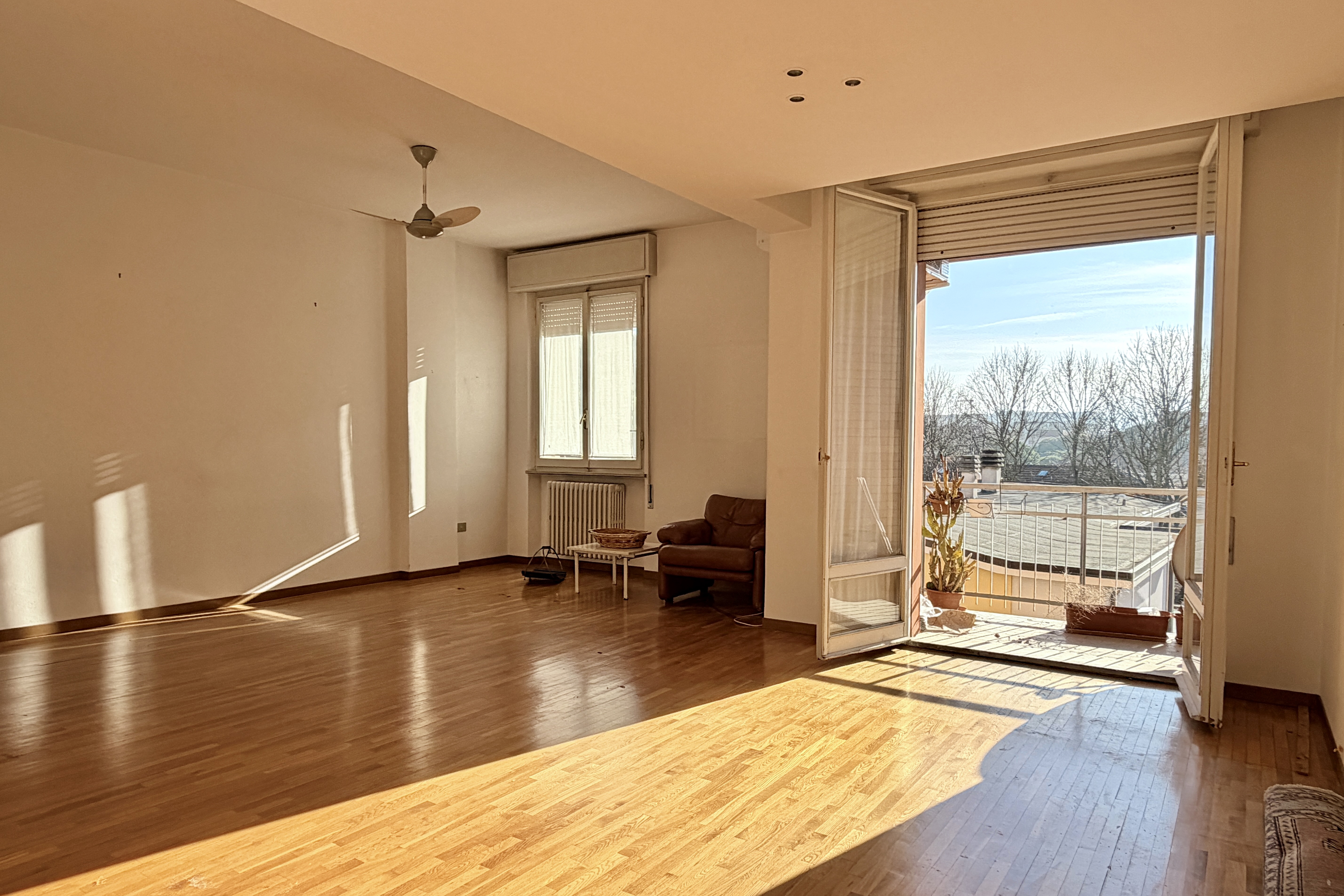 Vendita appartamento luminoso con posto auto Pesaro - Zona mare (AP928)