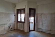 AFFITTO APPARTAMENTO NON ARREDATO PESARO - ZONA CENTRO-MARE (AQ-28)