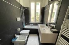 Vendita prestigioso appartamento in villino Pesaro - Zona Mare (IN781)