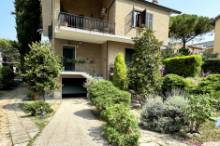 Vendita appartamento sue due livelli in villetta bifamiliare Pesaro - Zona Montegranaro (AP876)