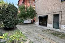 Vendita appartamento sue due livelli in villetta bifamiliare Pesaro - Zona Montegranaro (AP876)