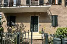 Vendita appartamento sue due livelli in villetta bifamiliare Pesaro - Zona Montegranaro (AP876)
