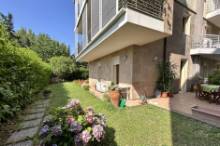 Vendita appartamento con ampio scoperto Pesaro - Zona Pantano (AP877)