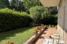 Vendita appartamento con ampio scoperto Pesaro - Zona Pantano (AP877)