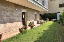Vendita appartamento con ampio scoperto Pesaro - Zona Pantano (AP877)