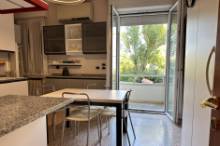 Vendesi appartamento indipendente con posto auto Pesaro - Zona mare (AP907)