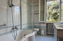 Vendesi appartamento indipendente con posto auto Pesaro - Zona mare (AP907)