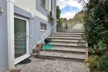 Vendesi appartamento indipendente con posto auto Pesaro - Zona mare (AP907)