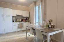 Vendita raffinato appartamento con scoperto Pesaro - Zona mare (AP912)