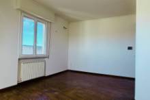 Vendita luminoso attico Pesaro - Zona centro storico (AP922)