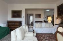 Vendesi luminoso appartamento Pesaro - Zona centro-mare (AP931)