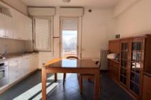 Vendita appartamento luminoso con posto auto Pesaro - Zona mare (AP928)