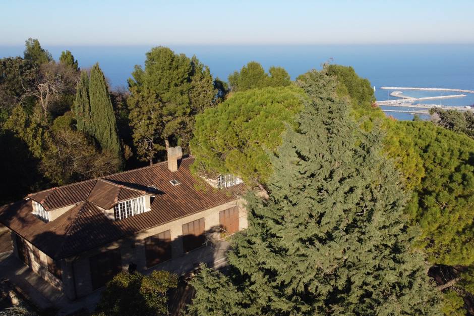  Vendita villa con parco vista mare Pesaro - Zona San Bartolo (VI942)