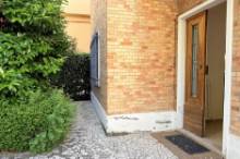 Vendita appartamento in villino bifamiliare con giardino Pesaro - Zona mare (AP940)