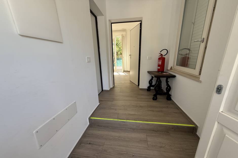  AFFITTO APPARTAMENTO ARREDATO ZONA MARE AB-16