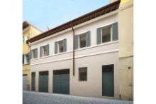 Vendesi porzione di schiera con garage Pesaro - Zona centro storico (AP946)