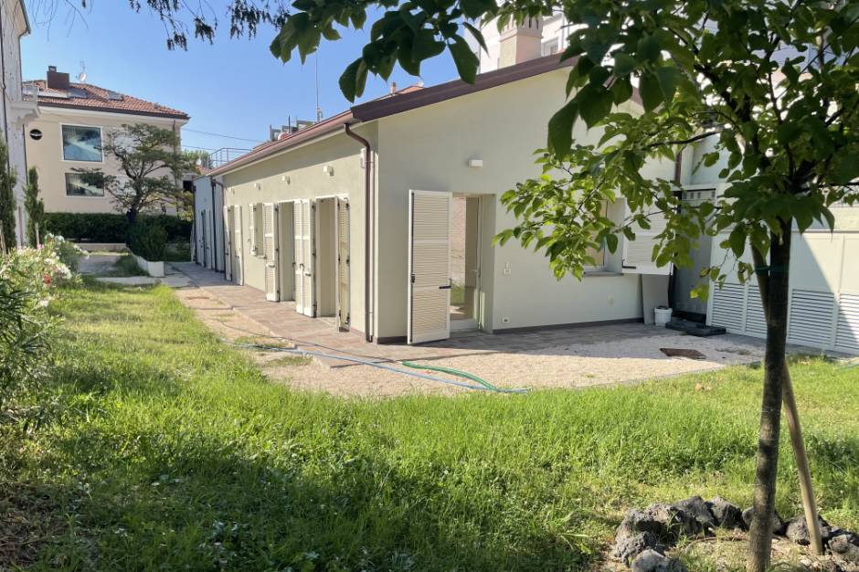  Vendita villetta con giardino Pesaro - Zona mare (VI119)