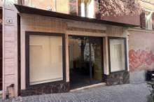 Affitto negozio su Via Barignani Pesaro - Zona centro storico (NE50)